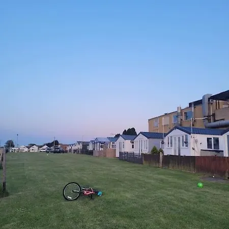 Sanity Sanctuary Apartment Leysdown-on-Sea Exterior photo